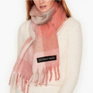 NWT Victoria's Secret Plush Scarf Blush/Grey